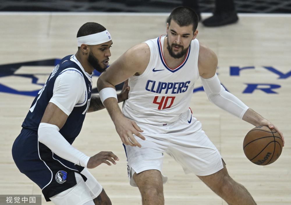 更衣室的战 更衣室的战